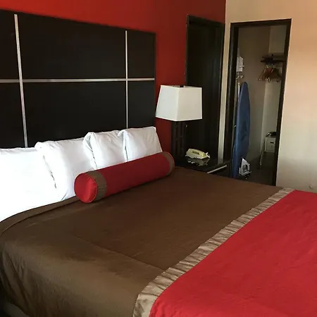 Harbor Inn & Suites Oceanside Room photo