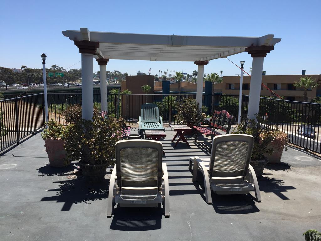 Harbor & 2* Oceanside